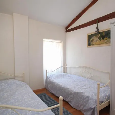 Beautiful In Nyaraló Prhati