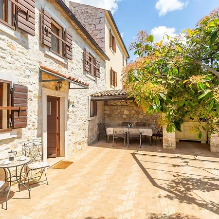 Holiday home Beautiful In Prhati